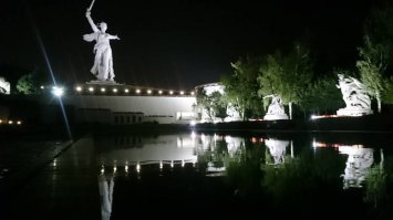 Даже меньше)) Раза три там был