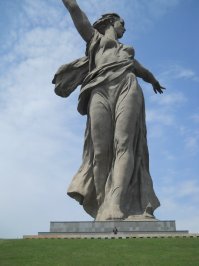 Даже меньше)) Раза три там был