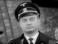 А где, ОН наш самый заслуженный кинозлодей, и вечный "фашист" Альгимантас Ионович Масюлис?
Его положительных ролей в кино раз-два т всё. Зато как блестяще играл злодеев!
А уж в роли оберфюрера СС Вилли Шварцкопфа из шедевра "Щит и меч" это верх мастерства!
К сожалению  Альгимантас Ионович давно ушёл из жизни 19 августа 2008.