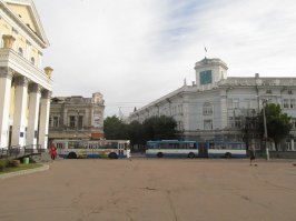 Мало что меняется в этом городе.
