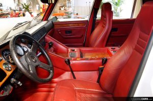 Забыли про "бригадный броневичек" Саши Белого. Lamborghini LM002.