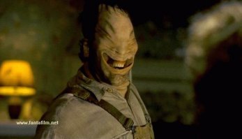 Бабулька, помешанная на пластике: попробуйте угадать, сколько ей лет?