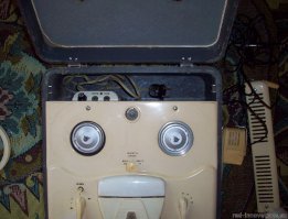 Магнитофон - Яуза_5. Видно гнездо? ;-)