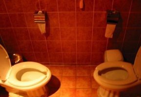 Можно в камень-ножницы-бумага поиграть)))