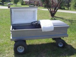 единственная машина, которая пригодится в случае апокалипсиса...