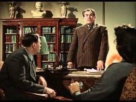 Первые 4 причины неприятны, но, по-моему, не критичны.
Мне кажется, ненавидеть работу можно за:
- доколупливое и/или тупое начальство,
- коллектив, с которым приходится работать (могут быть хорошими специалистами, но как люди - так себе. А могут быть "так себе" и как специ, и как люди),
- отвратные условия работы (маленькое/тёмное/холодное помещение, допотопные "орудия труда" и пр.),
- за то, что и на работе работаешь, и дома приходится работу работать (по разным причинам)... 
Это всё при условии нормальной/достаточной/хорошей оплаты труда.

Лично меня просто бесят, вымораживают, раздражают до зубовного скрежета бесконечные встречи, собрания, планёрки, пятиминутки, совещания, заседания и пр. И отчеты, конечно же. Тонны, горы бумаг на каждый чих.  Начальство у меня зело ответственное и ссыкливое - "чтобы никто бы ничего бы не мог сказать."