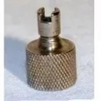 Вот самое хорошее средство. Если не совсем урод, просто спустить колеса приоткрутив золотники, если ублюдок, выкрутить залотники и раскидать по двору. И никто ничего не сделает. Стоимость залотников стремится к нулю, а если их положить на дворники, то вообще "привлечь" не за что будет. Зато гемор дебилу доставишь точно.