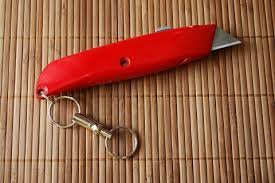 вот два универсальных инструмента электрика