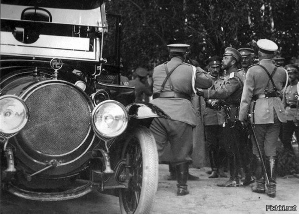 Войско взбунтовалось! Царь-то, говорять, тоже фошызд!