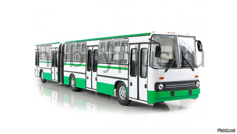 Мне больше нравился бело-зеленый, помню как еще а 1995-м или 96-м зашёл в такой новый, еще сидушки все в целлофане, а запах какой был!!