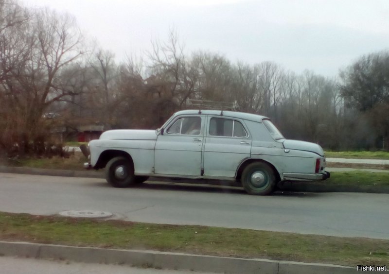 Вчера снял. Это "Варшава" или "Победа"?