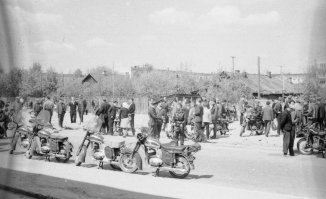 ну и я брошу папиной Явы. Это какой то Воронеж, папа с друзьями раз в год ездили с Эстонии на Чёрное море в Грузию