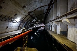 Так весь Севас изрыт, там известняк -долбить легко, я сам был только на 35-бронебашенной  батарее, в недостроенном ЗКП ЧФ, там где снимали "Одиночное плавание" и Объект 825 ГТС (есть еще пара объектов где был, но про них помоему до сих пор нельзя рассказывать))))