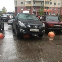 Ну не повезло, гриб под машиной вырос :)