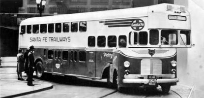 "Виктори лайнер" времен войны из Санта Фе для перевозки 117-ти рабочих с похожей компоновкой. Фанерный кузов, кстати)