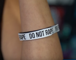 Да ладно ! Разве это защита?
Вот шведская полиция придумала 100% защиту против насильников)))