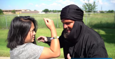 Да ладно ! Разве это защита?
Вот шведская полиция придумала 100% защиту против насильников)))