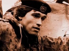 И Арнольд на втором году не стригся. Не положено.