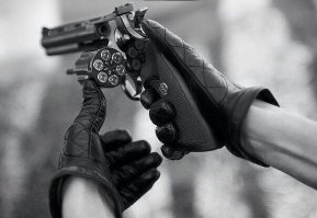 Никогда не следует злиться. От этого дрожат руки, и сбивается - Прицел...