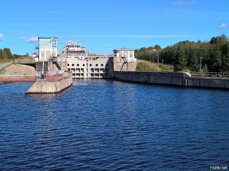 Почти каждый год там бываю, до 6-го и 7-го шлюза совсем не долго на машине ехать. Очень красиво там. Выше пейзажи меняются и становятся ещё красивее, несколько фото с нижних шлюзов: