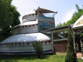 Есть строения и повыше ))))