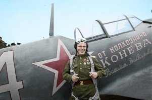 АВТОР не 3.14зди что твоя колоризация ! Эти фотки все с Пикабу 
.....Иван Кожедуб ......Советский пикировщик Пе-2, совершивший вынужденную посадку на занятой немцами территории....... Все фотографии с Пикабу