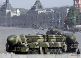 Да, ты прав... Плоскоземельщик. У него ж ракеты "Тополь-М" или там "Minuteman-III"  вертикально не летают, не влазит это в умишко плоскоземельщика...
Вовочка, дурак, посмотри, как летают межконтинентальные баллистические ракеты с термоядерными боеголовками, у них высота подъема - больше 1100 км, или ты, дурак, думаешь, что это всё - игрушки?