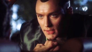 А девочкам вот такого робота )