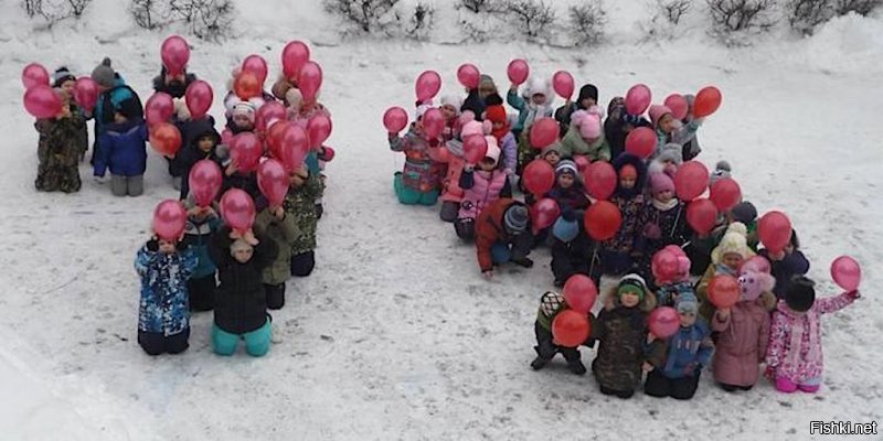 Это твой вброс тупой. Землю лбами не бьют, до этого пока не дошло, а вот на коленях стоят.