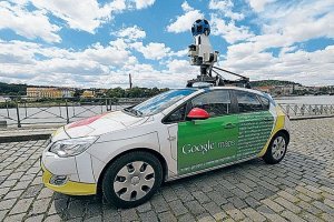 Вот так выглядит "гугл авто", которое производит съемку. И это авто спокойно проехало под этим мостом.
Не нужно мне верить на слово, включите Google Earth и убедитесь сами (координаты места есть на фото выше).