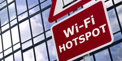 Могу засвидетельствовать, в Бельгии полно зон с бесплатным вифи. Трамваи и автобусы не исключение.