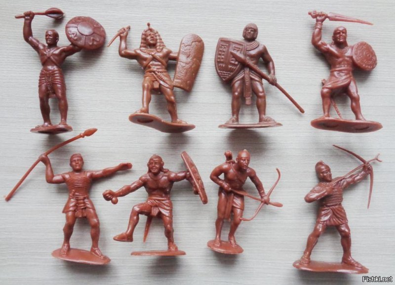 Детская ностальгия и недетские скандалы: солдатики страны Советов