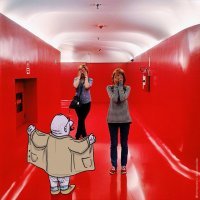 Иллюстратор дорисовывает забавные картинки к чужим фото