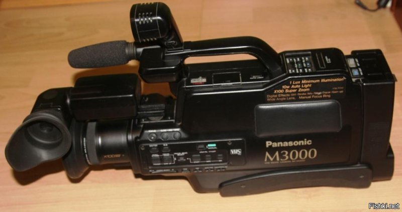 в 1995 году родители мне подарили видеокамеру Panasonic M3000, даже в те годы меня приглашали снимать похороны....так что и до недавнего времени это практиковалось. Она до сих пор работает...фото прилагаю...