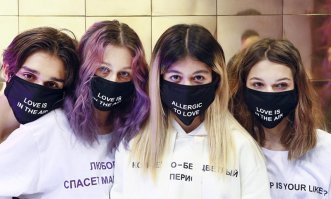 А, где молодой дизайнер 13 лет, Євлампія Алексеевна Порошенко?))