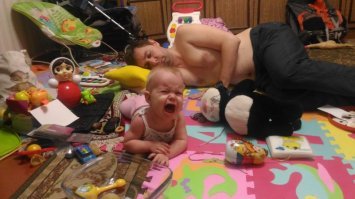 Один дома с папой: 20 фотографий, способных вылечить уныние