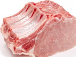 Первое фото - корейка, а второе - кореянка