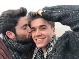 вот его подруга