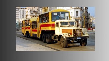 Кстати, на Кубе до сих пор эксплуатируются автобусы на базе грузового трейлера.