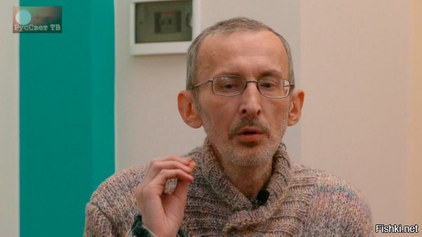 для того, чтобы понять, что за псевдопатриоты придумывают и распостраняют эти фейки, достаточно взглянуть на реальное фото человека под именем Эль-Мюрид:


знакомьтесь, это - онотоле Несмиян собственной персоной. лично. это говно постит "рашкавсьо" и "путинслил" под патриотическим соусом (душой болеет за русских) вот уже который год...

ему помогают использованные презервативы типа putnik1 (в простонародии "путникрас")

по паспорту - Лев Вершинин (Одесса)
и
беглокомандующий Игорь Иванович Дыркин, несостоявшийся генералиссимус всея ЛДНР.

эти люди говорят, что они искренне болеют за гусских. каждый окучивает свою делянку (на любой вкус):

1) Несмиян сначала ныл "путенвведи" про Сирию, потом начал ныть про охрененные потери и неизбежность захвата Россиюшки ваххабитами.
2) жырный одессит (вершинин) сначала ныл "путенвведи и спаси уркаину", теперь - что путенслил киев, потери охрененные
3) дыркин создавал панические настроения про ЛДНР ровно с тех пор, как туда заявился. по его мнению путен тоже слил.

все репостят и жуют темы друг друга для общественности.