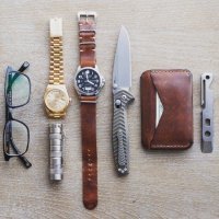 Ну а для чего двое часов?????