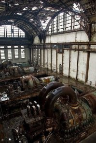 Это не завод. На фото турбоагрегаты. ТЭЦ