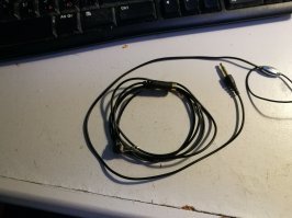 Неа. Я же говорю, либо в комплектный удлинитель, либо в синезубый приёмник. В последнем случае, 40см EX71 даже многовато.