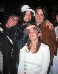 А то что рядом Роберт Де Ниро автору поста как то побоку.