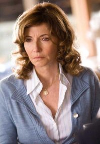 А вот здесь есть неточность... на верхнем фото: Фокс, Ллойд и Мэри Стинберг (Клара Клэйтон), а на нижнем Фокс, Ллойд и Лиа Томпсон (Мэгги МакФлай)