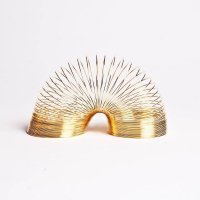 Игрушка не будет работать,а скобы будут гнуться.Либо не из золота,а позолота.