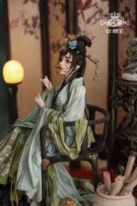 Безвкусная хрень во всех смыслах. Учитесь арабы у китайцев:
На Международной выставке "Cake International" команда Чжоу И за торт "Императрица Китая династии Чжоу" получила золотую медаль. Сладкий шедевр создан в форме сидящей императрицы в традиционной китайской одежде. Рядом с ней дворцовый фонарь, курильница, ширма и т. д. Все скульптуры съедобны.