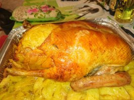 интересно, а заминусившие хоть раз готовили утку? чувствовали её неповторимый аромат и вкус?