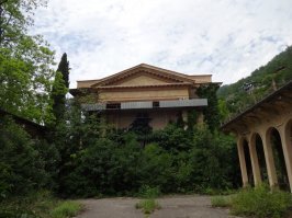 Гагрипш. Осколки советской архитектуры