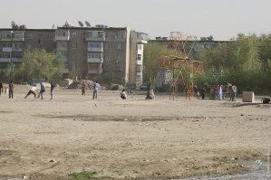 это Кабульские панельки,построенные нашими.Все таки память осталась